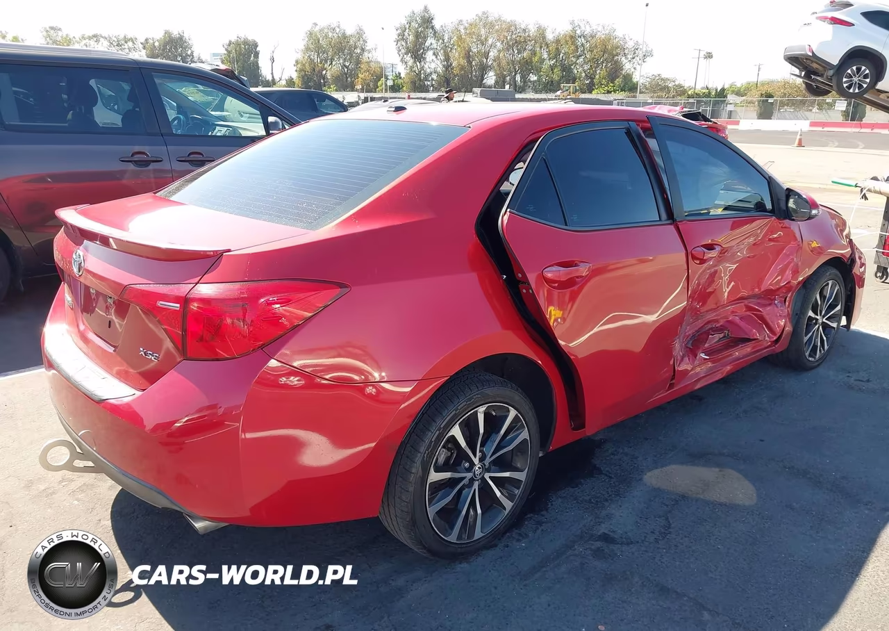 2018 Toyota Corolla Xse VIN:5YFBURHE1JP808270 - 4