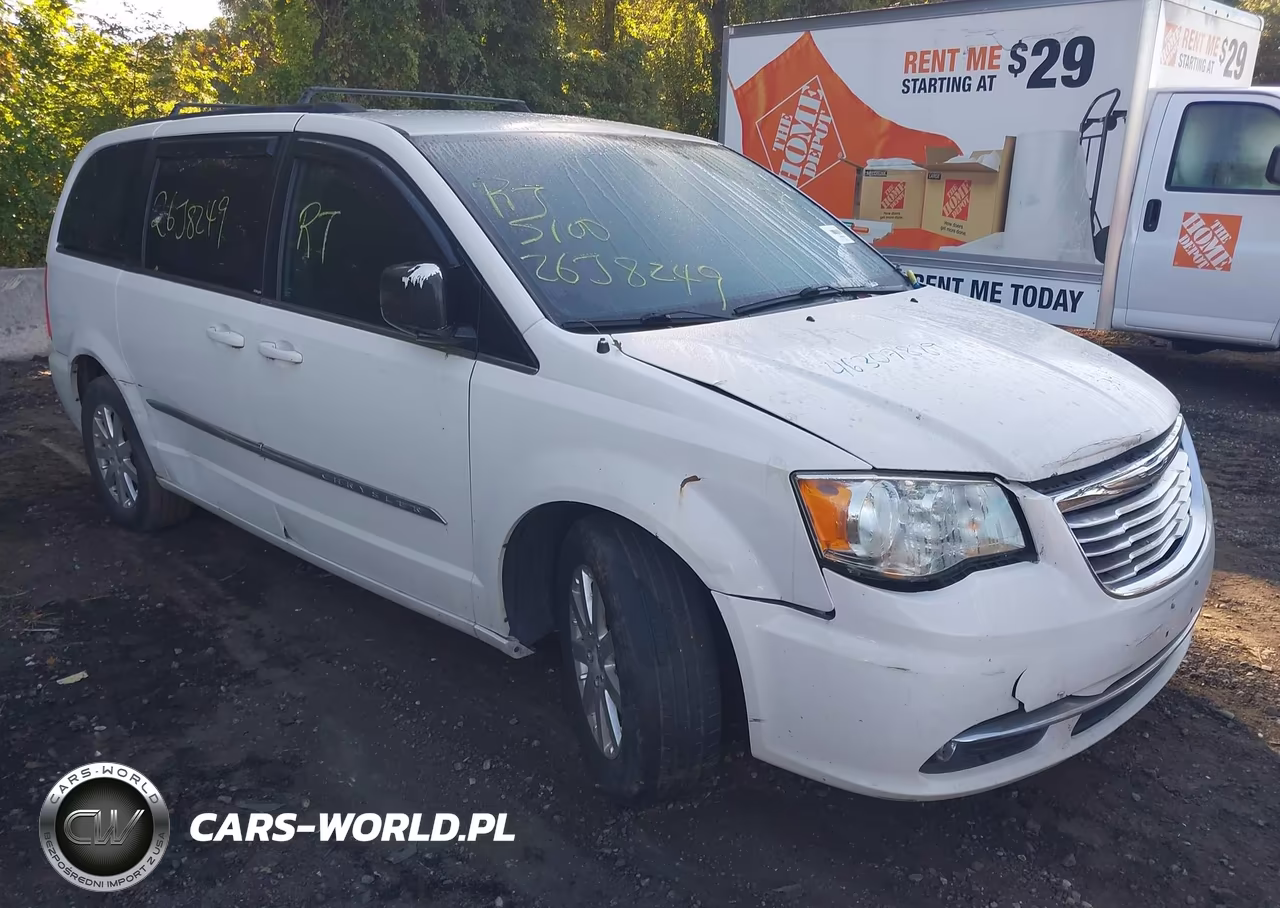 2013 Chrysler Town & Country Touring – zdjęcie 1 z 10