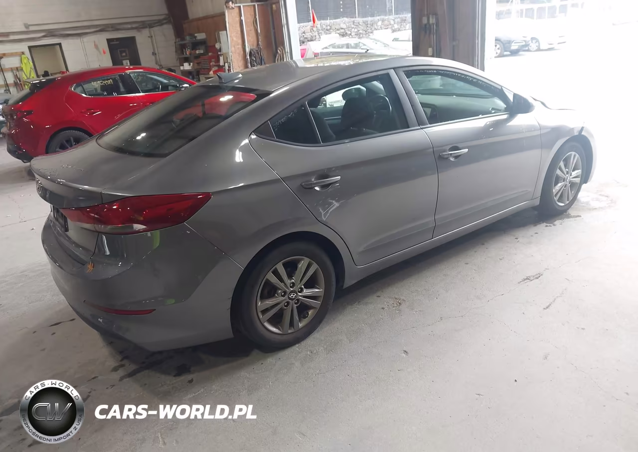 2018 Hyundai Elantra Value Edition VIN:5NPD84LF6JH249859 - 4