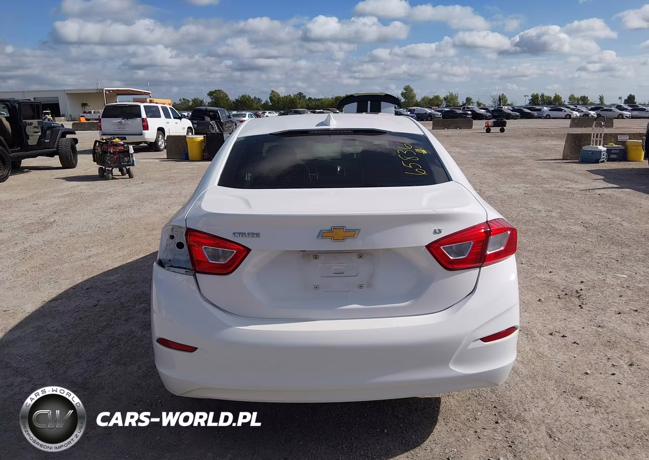 2019 Chevrolet Cruze Lt VIN:1G1BE5SM9K7129722 - 16
