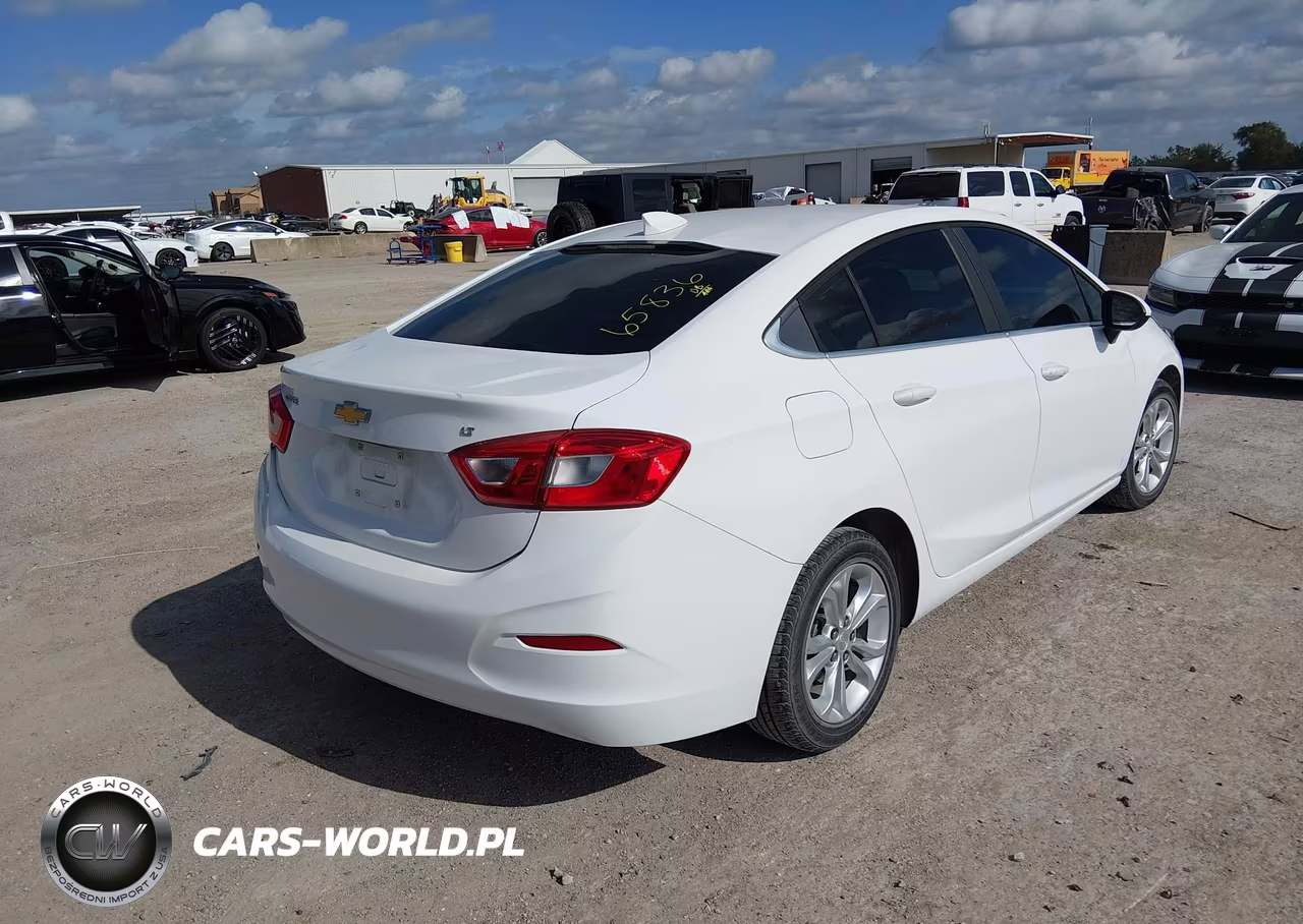 2019 Chevrolet Cruze Lt VIN:1G1BE5SM9K7129722 - 4