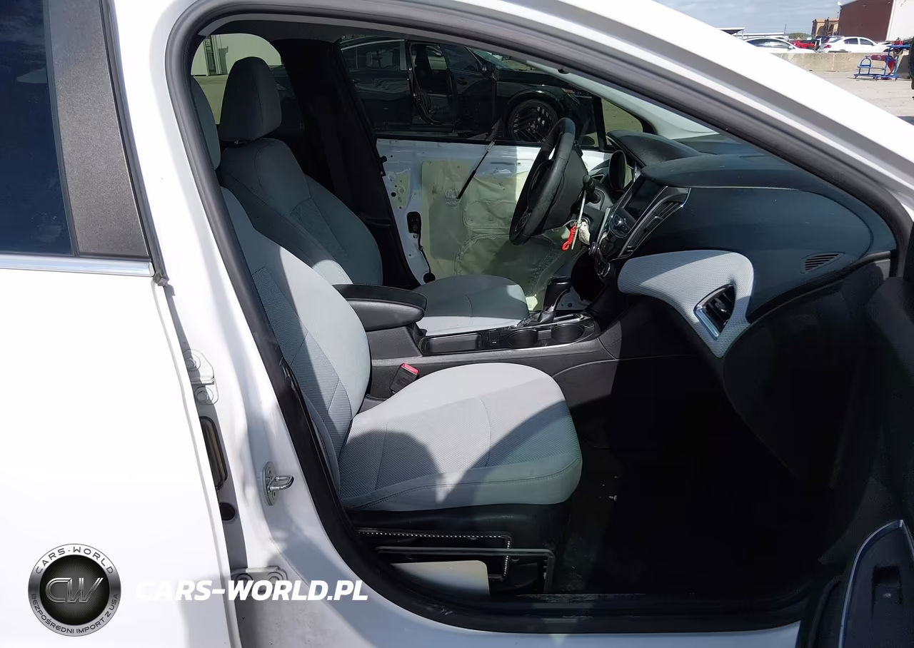 2019 Chevrolet Cruze Lt VIN:1G1BE5SM9K7129722 - 5