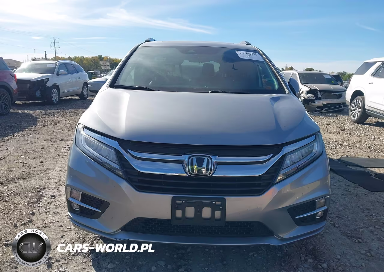 2018 Honda Odyssey Elite VIN:5FNRL6H99JB088361 - 12