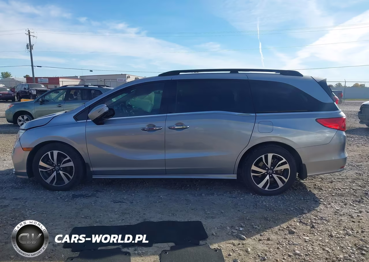2018 Honda Odyssey Elite VIN:5FNRL6H99JB088361 - 14
