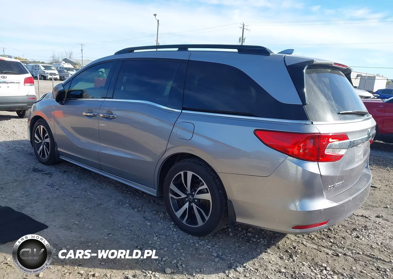 2018 Honda Odyssey Elite VIN:5FNRL6H99JB088361 - 3
