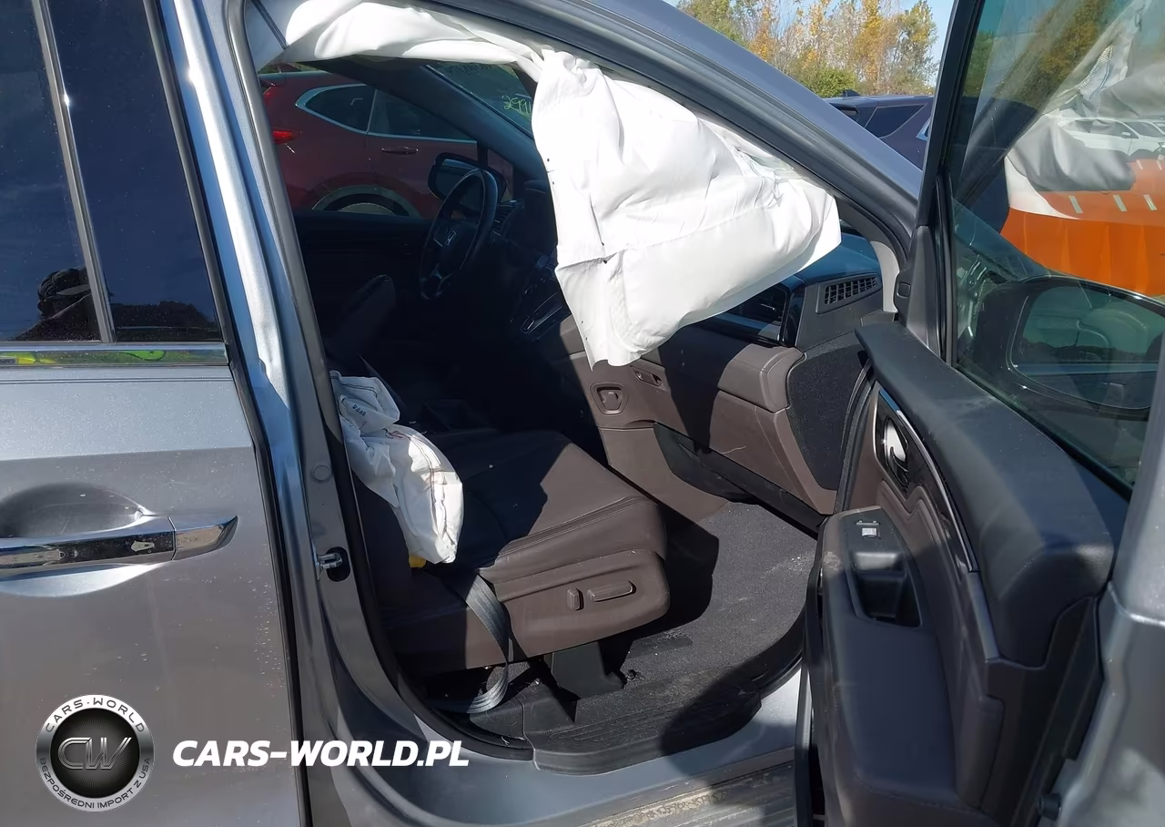 2018 Honda Odyssey Elite VIN:5FNRL6H99JB088361 - 5