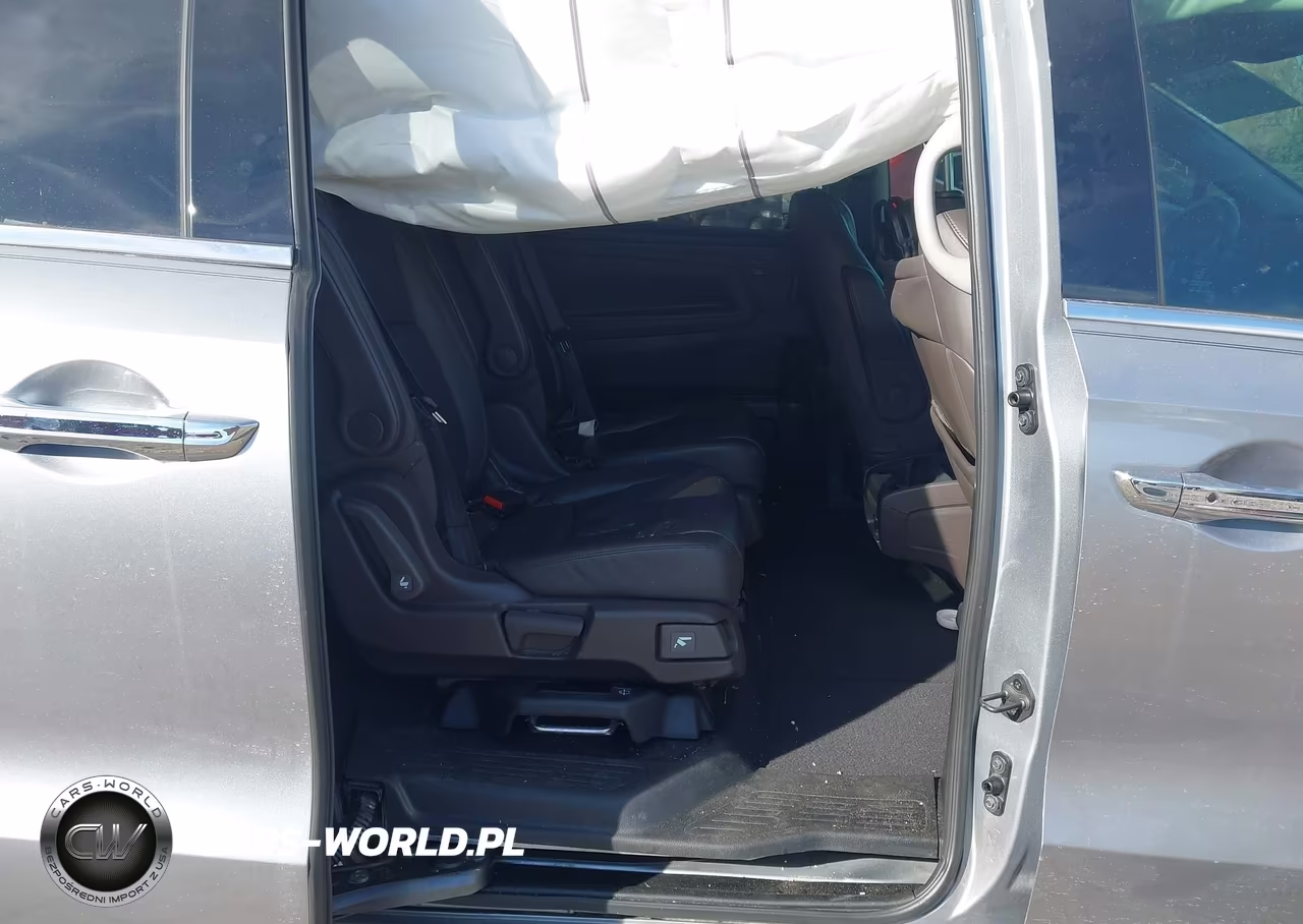 2018 Honda Odyssey Elite VIN:5FNRL6H99JB088361 - 8