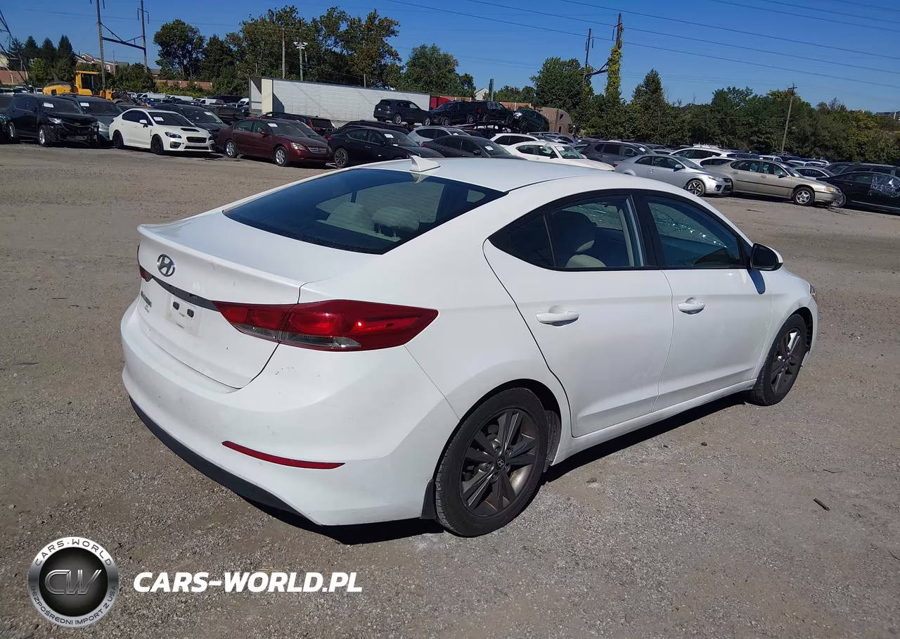 2018 Hyundai Elantra Sel VIN:5NPD84LF8JH224512 - 4
