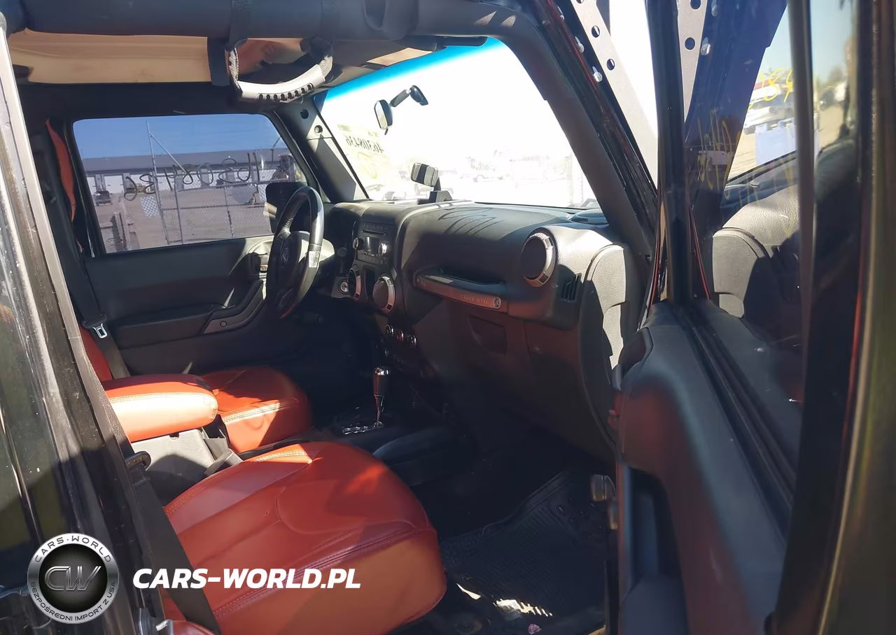 2016 Jeep Wrangler Unlimited Sport VIN:1C4BJWDG6GL119695 - 5