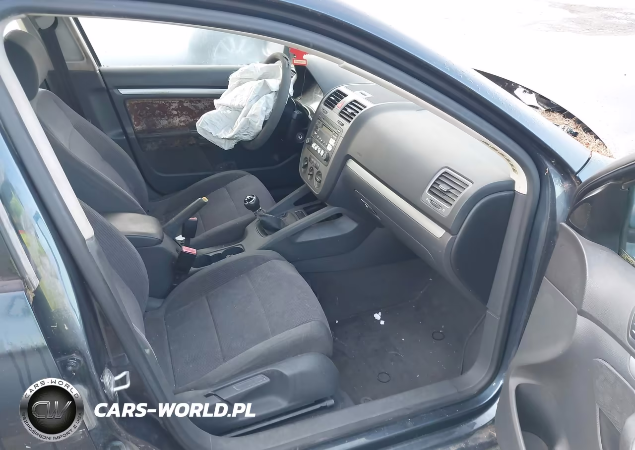 2005 Volkswagen Jetta Value Edition VIN:3VWPF71K45M633365 - 5