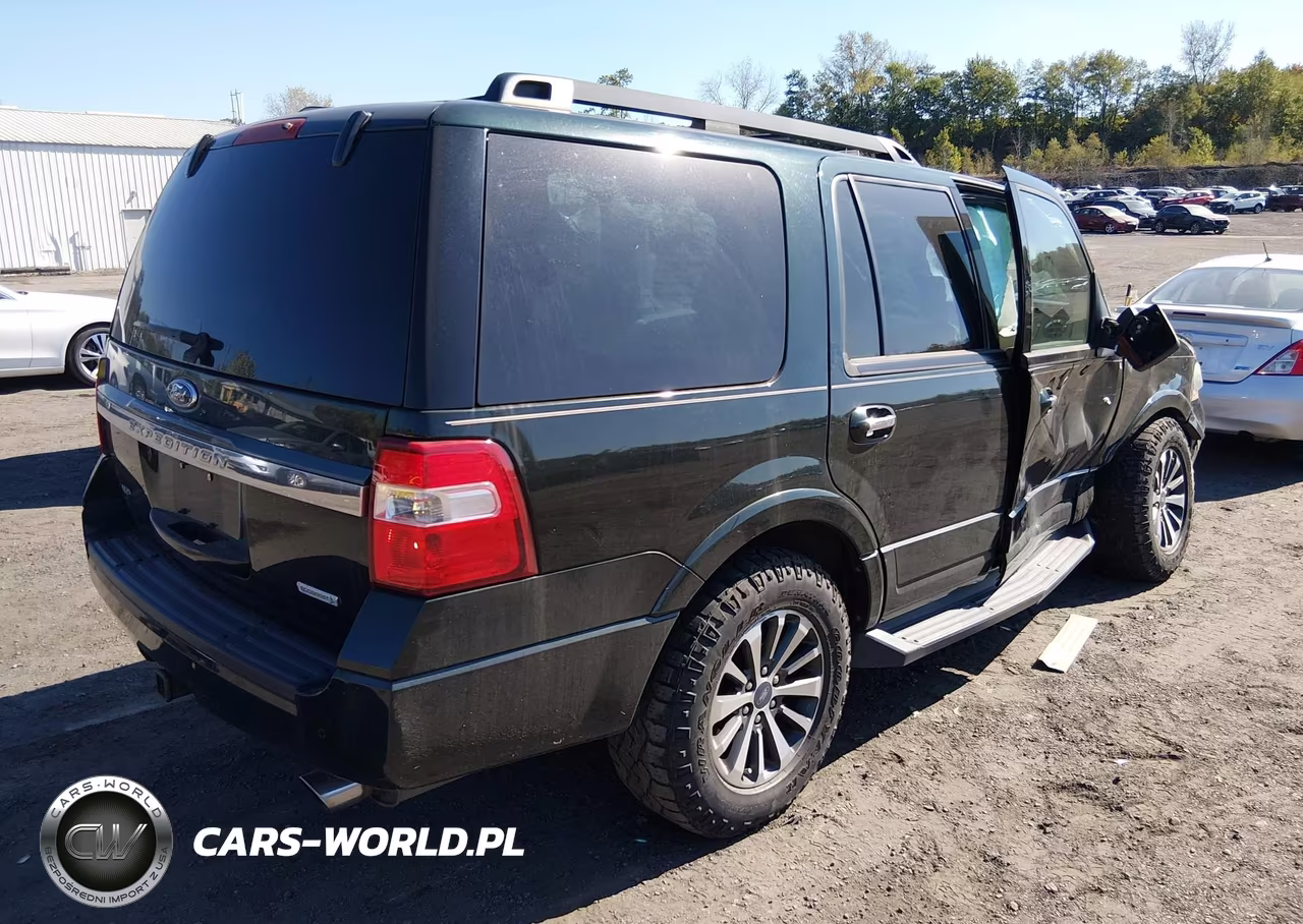 2015 Ford Expedition Xlt VIN:1FMJU1JT4FEF04789 - 4