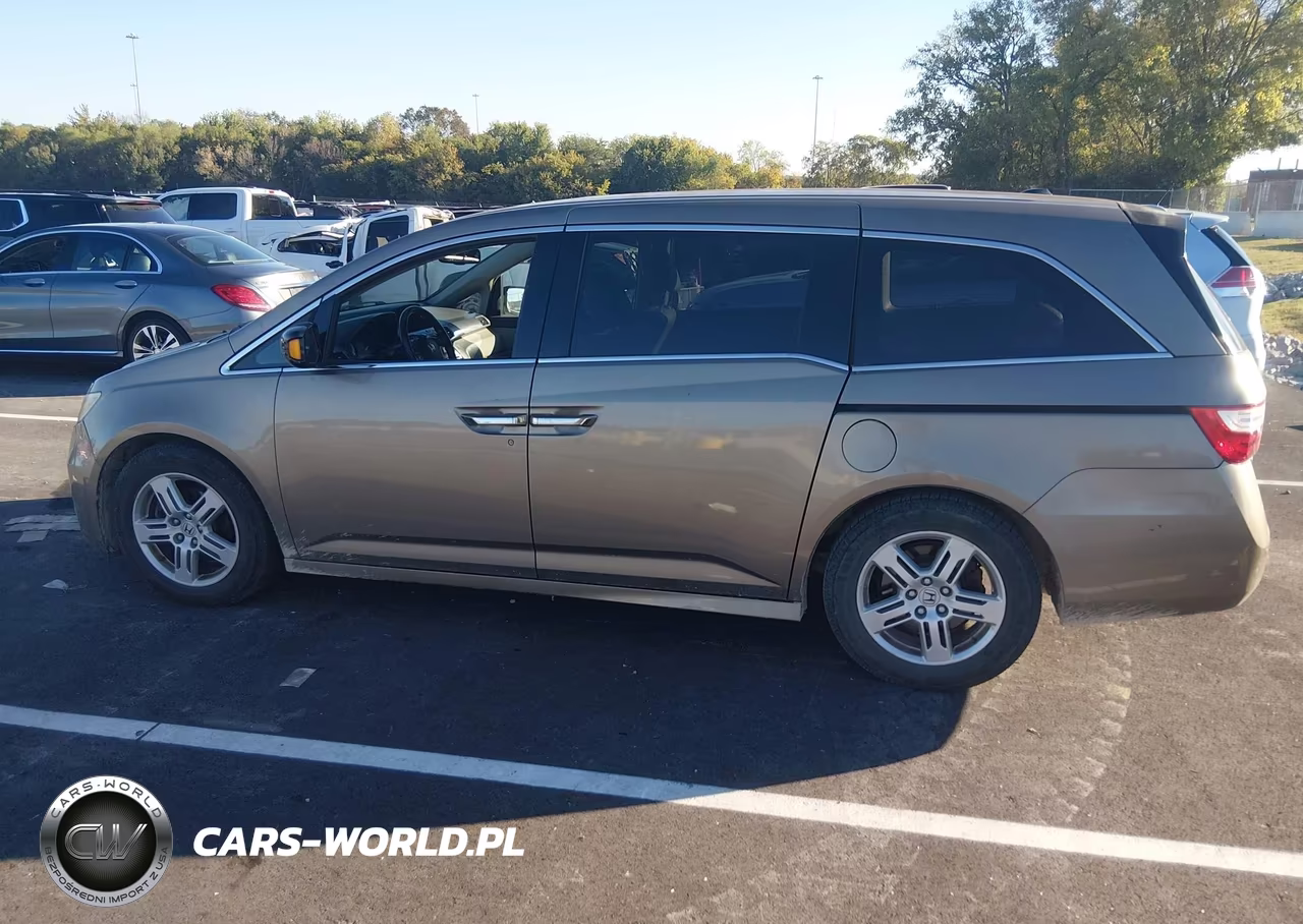 2013 Honda Odyssey Touring-Touring Elite VIN:5FNRL5H98DB038923 - 14