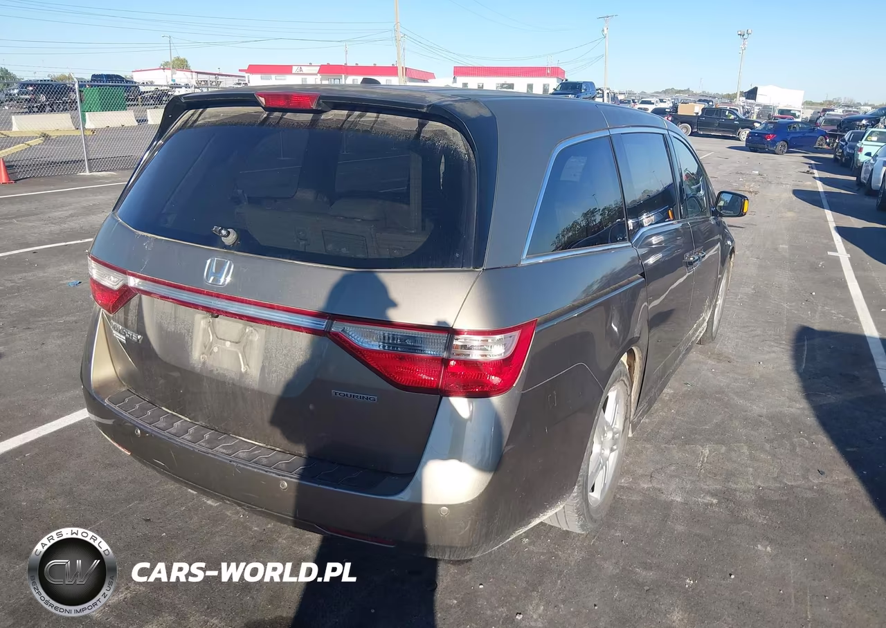 2013 Honda Odyssey Touring-Touring Elite VIN:5FNRL5H98DB038923 - 4