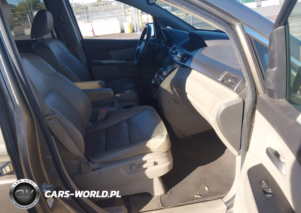2013 Honda Odyssey Touring-Touring Elite VIN:5FNRL5H98DB038923 - 5