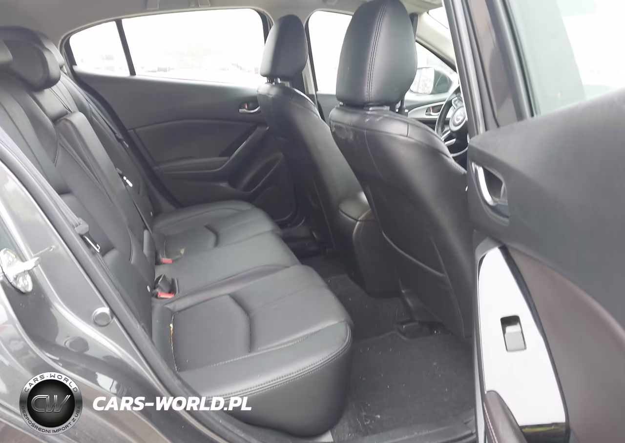 2018 Mazda Mazda3 Touring VIN:3MZBN1L34JM160108 - 8