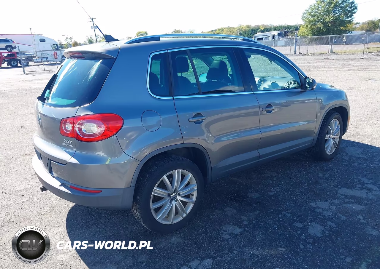 2010 Volkswagen Tiguan Sel VIN:WVGBV7AX8AW525039 - 4