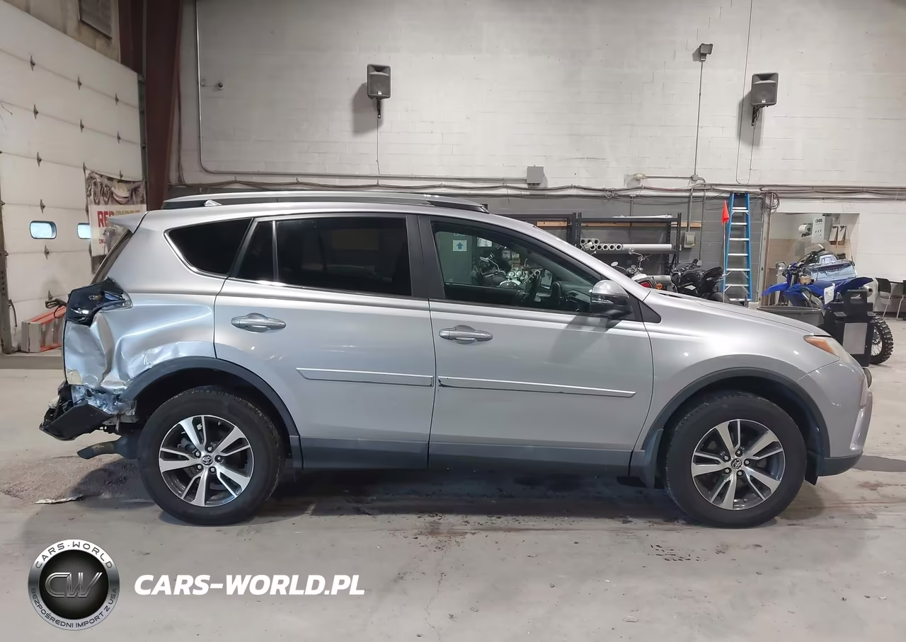 2017 Toyota Rav4 Xle VIN:2T3RFREVXHW591475 - 14