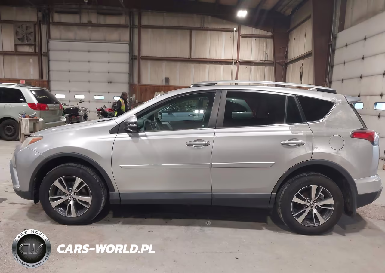 2017 Toyota Rav4 Xle VIN:2T3RFREVXHW591475 - 15