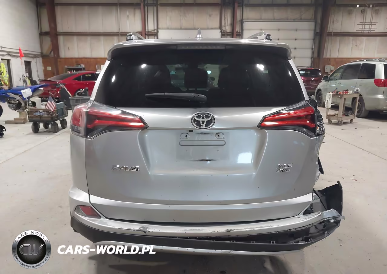 2017 Toyota Rav4 Xle VIN:2T3RFREVXHW591475 - 17