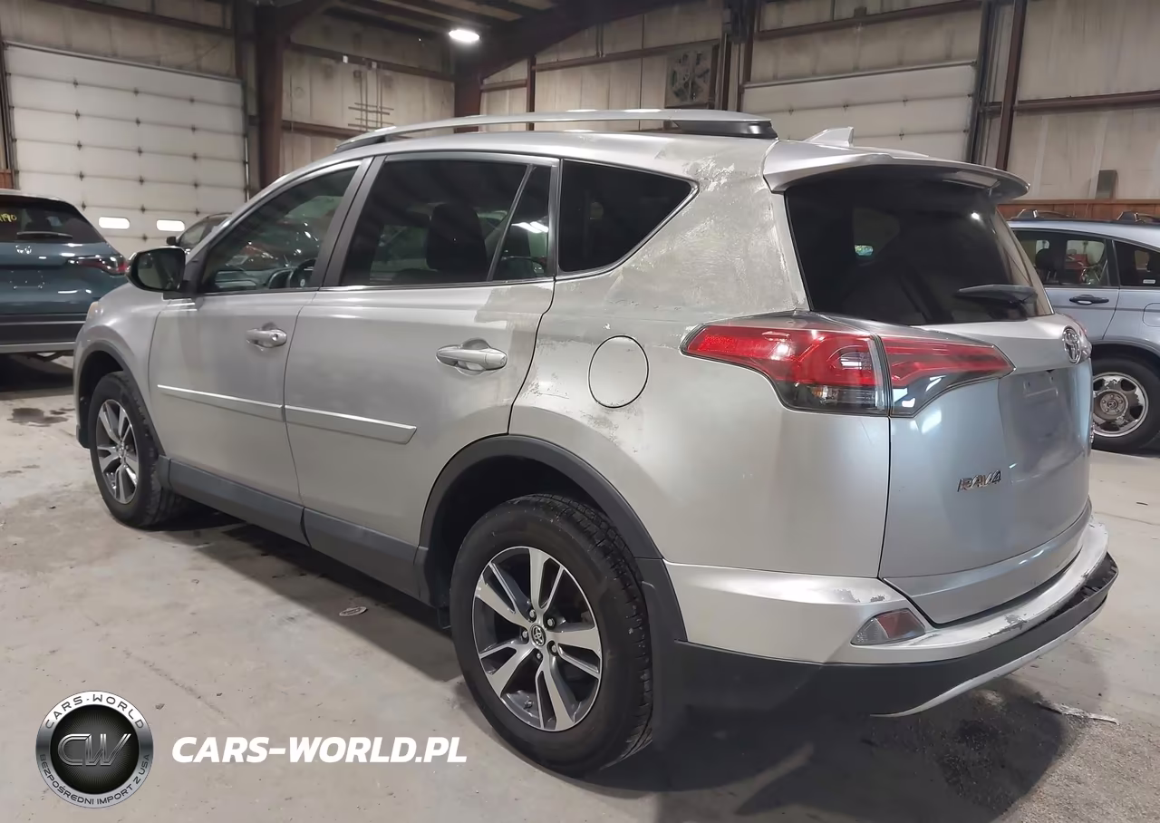 2017 Toyota Rav4 Xle VIN:2T3RFREVXHW591475 - 3