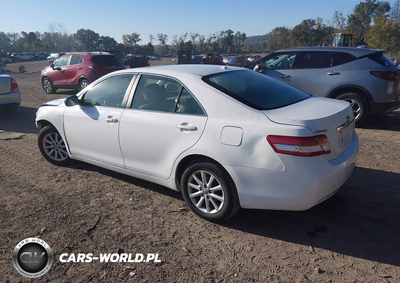 2010 Toyota Camry Xle VIN:4T1BF3EK3AU510688 - 3