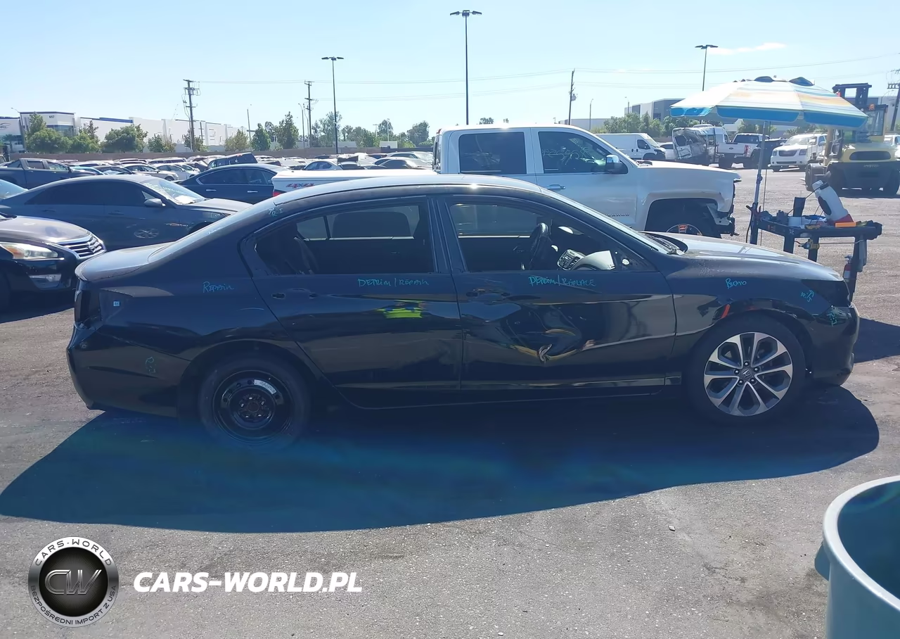 2015 Honda Accord Sport VIN:1HGCR2F55FA223589 - 14