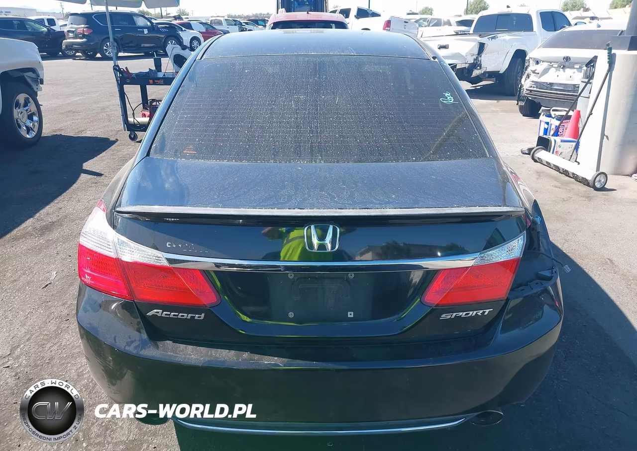 2015 Honda Accord Sport VIN:1HGCR2F55FA223589 - 17