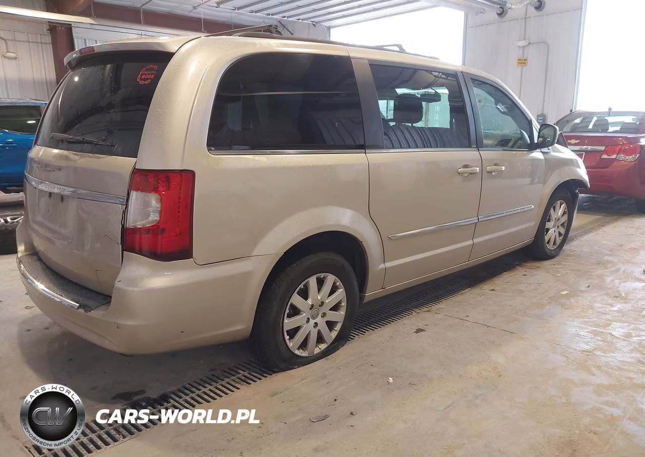 2014 Chrysler Town & Country Touring VIN:2C4RC1BG2ER217156 - 4
