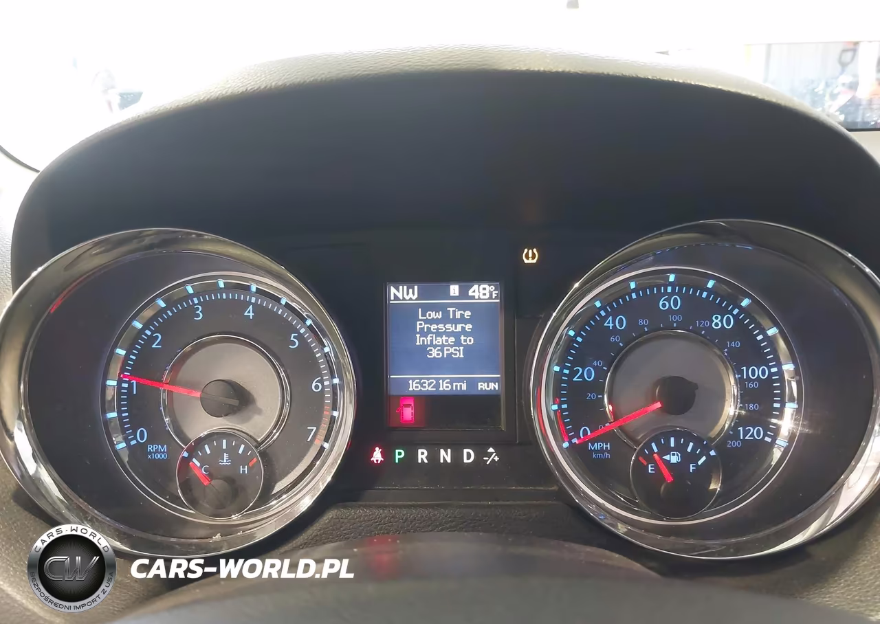 2014 Chrysler Town & Country Touring VIN:2C4RC1BG2ER217156 - 7
