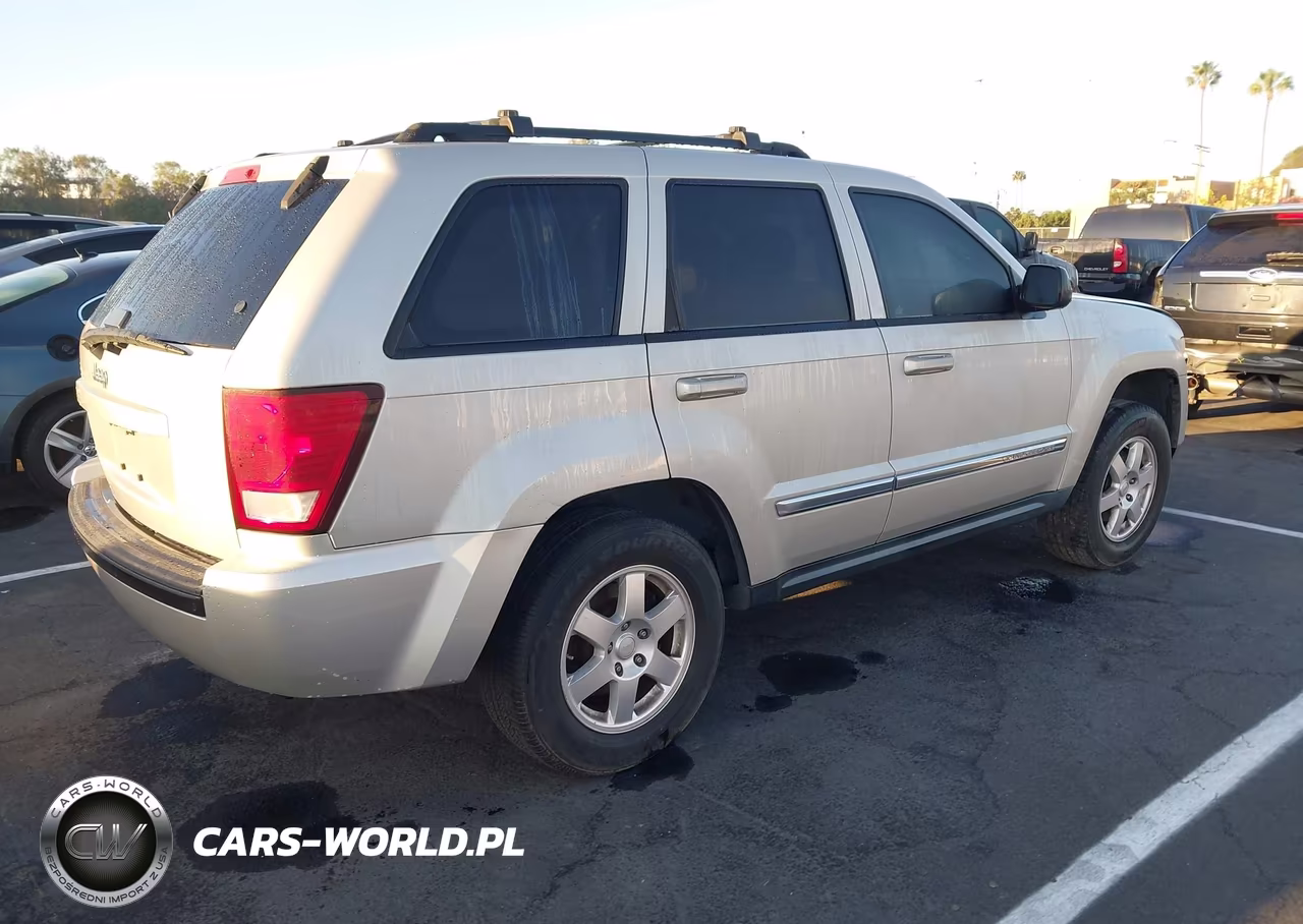 2010 Jeep Grand Cherokee Laredo VIN:1J4PS4GK1AC152676 - 4