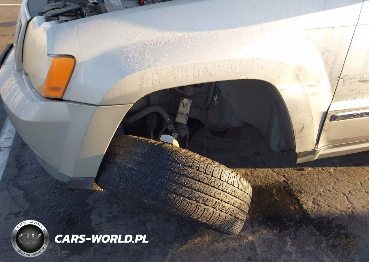 2010 Jeep Grand Cherokee Laredo VIN:1J4PS4GK1AC152676 - 6