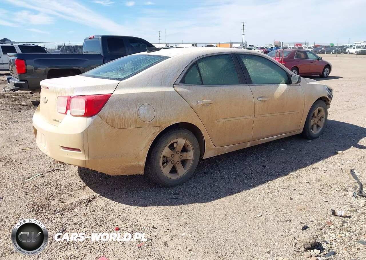 2015 Chevrolet Malibu Ls VIN:1G11B5SLXFF226564 - 4