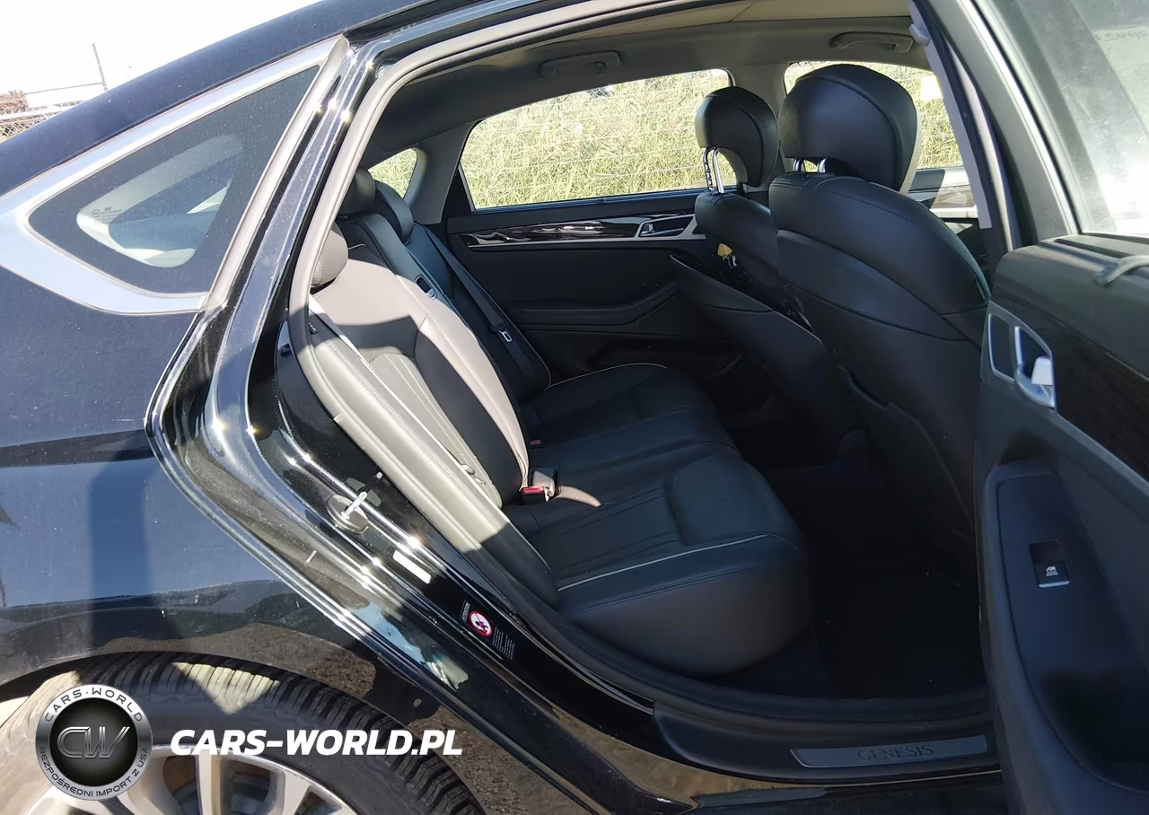 2015 Hyundai Genesis 3.8 VIN:KMHGN4JE3FU045884 - 8