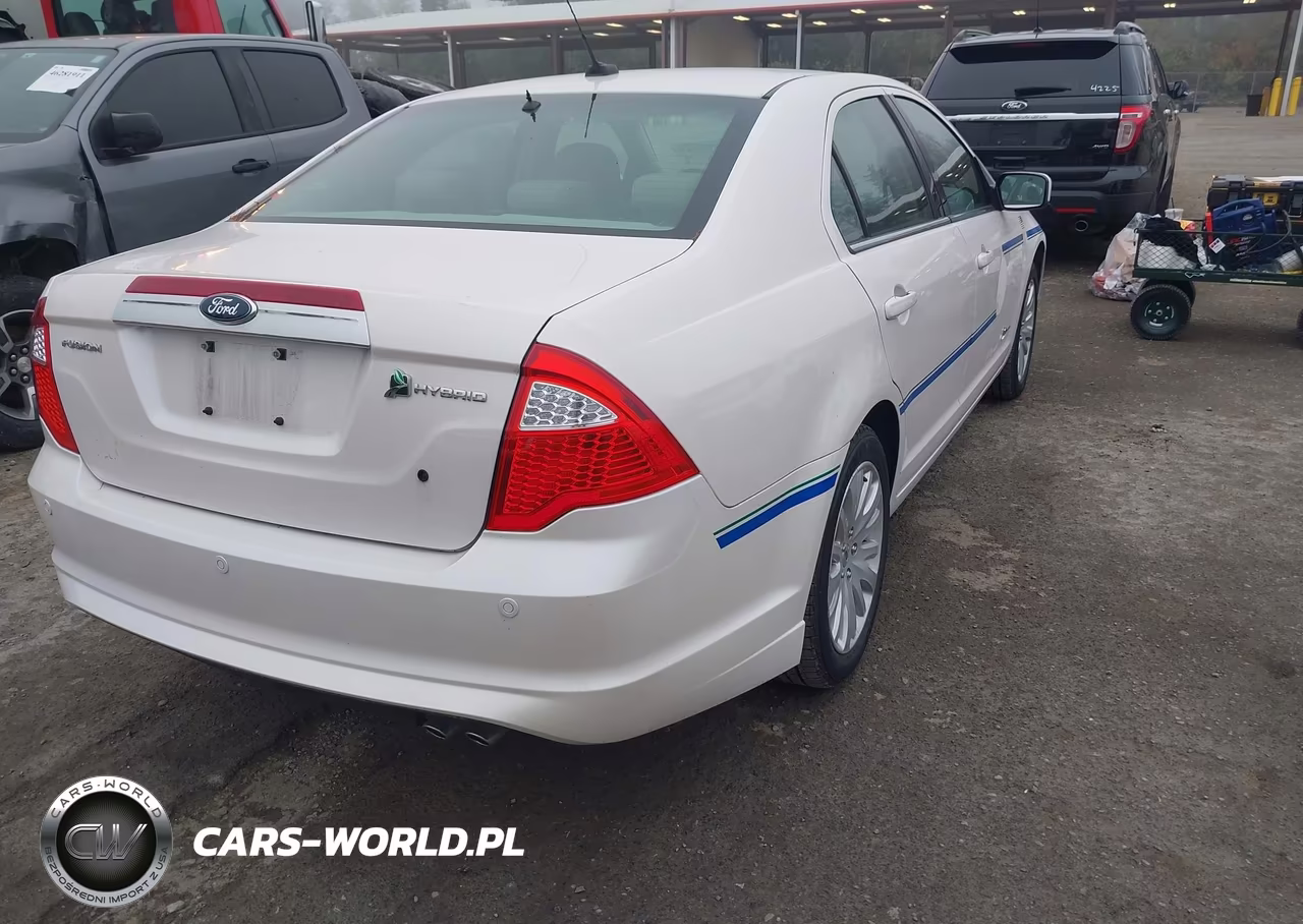 2010 Ford Fusion Hybrid VIN:3FADP0L32AR395180 - 4
