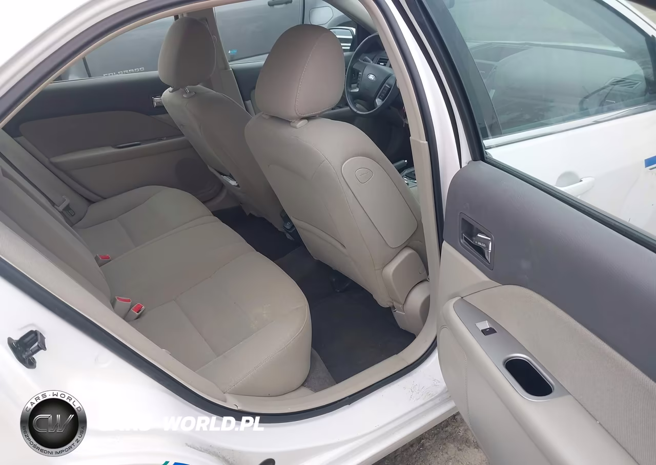 2010 Ford Fusion Hybrid VIN:3FADP0L32AR395180 - 8