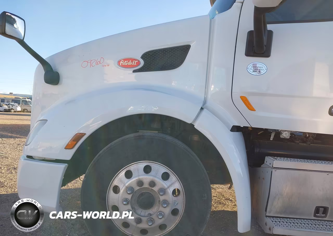 2017 Peterbilt 579 VIN:1XPBD49XXHD414975 - 11