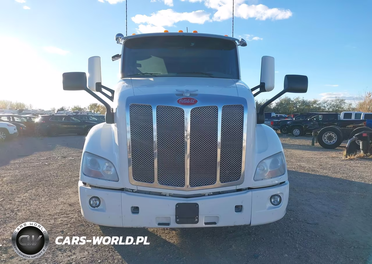 2017 Peterbilt 579 VIN:1XPBD49XXHD414975 - 16