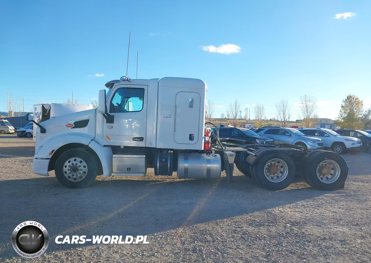 2017 Peterbilt 579 VIN:1XPBD49XXHD414975 - 18