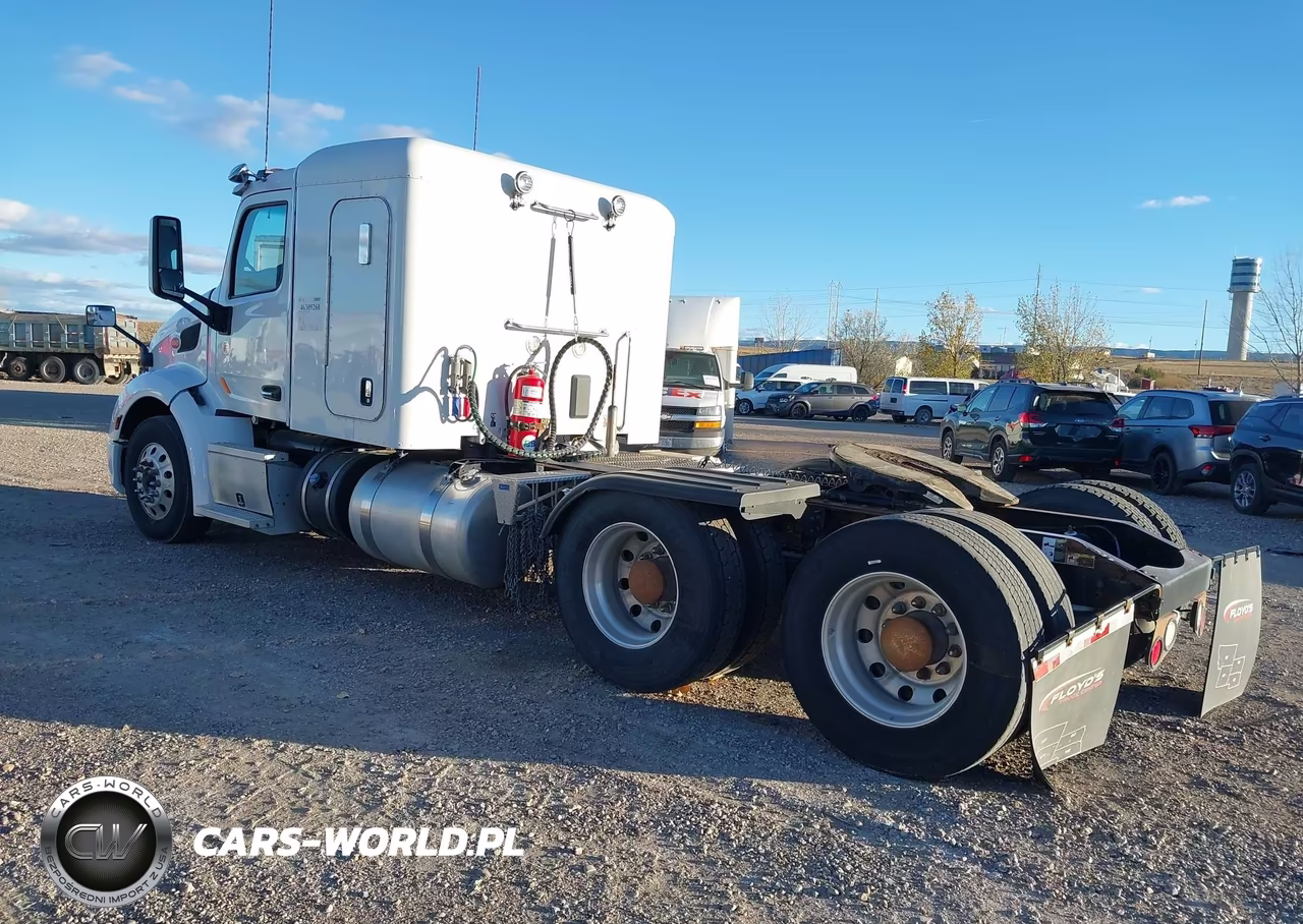 2017 Peterbilt 579 VIN:1XPBD49XXHD414975 - 3