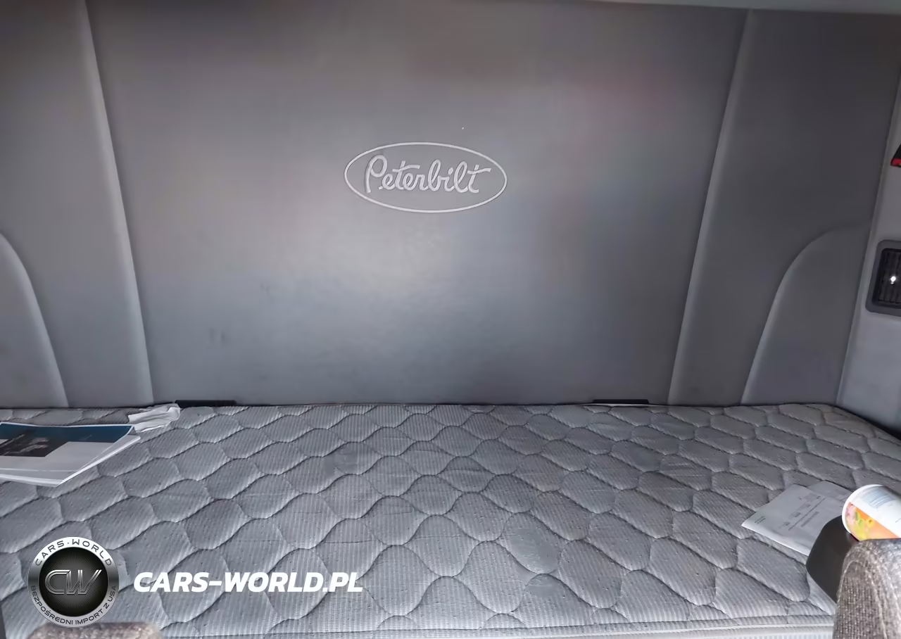2017 Peterbilt 579 VIN:1XPBD49XXHD414975 - 6