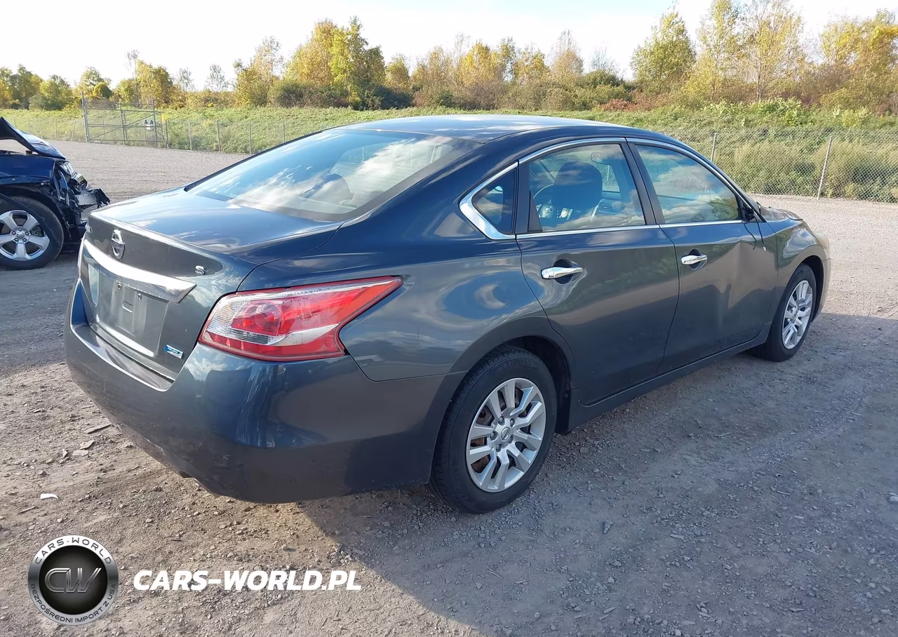 2013 Nissan Altima 2.5 S VIN:1N4AL3AP6DN530092 - 4