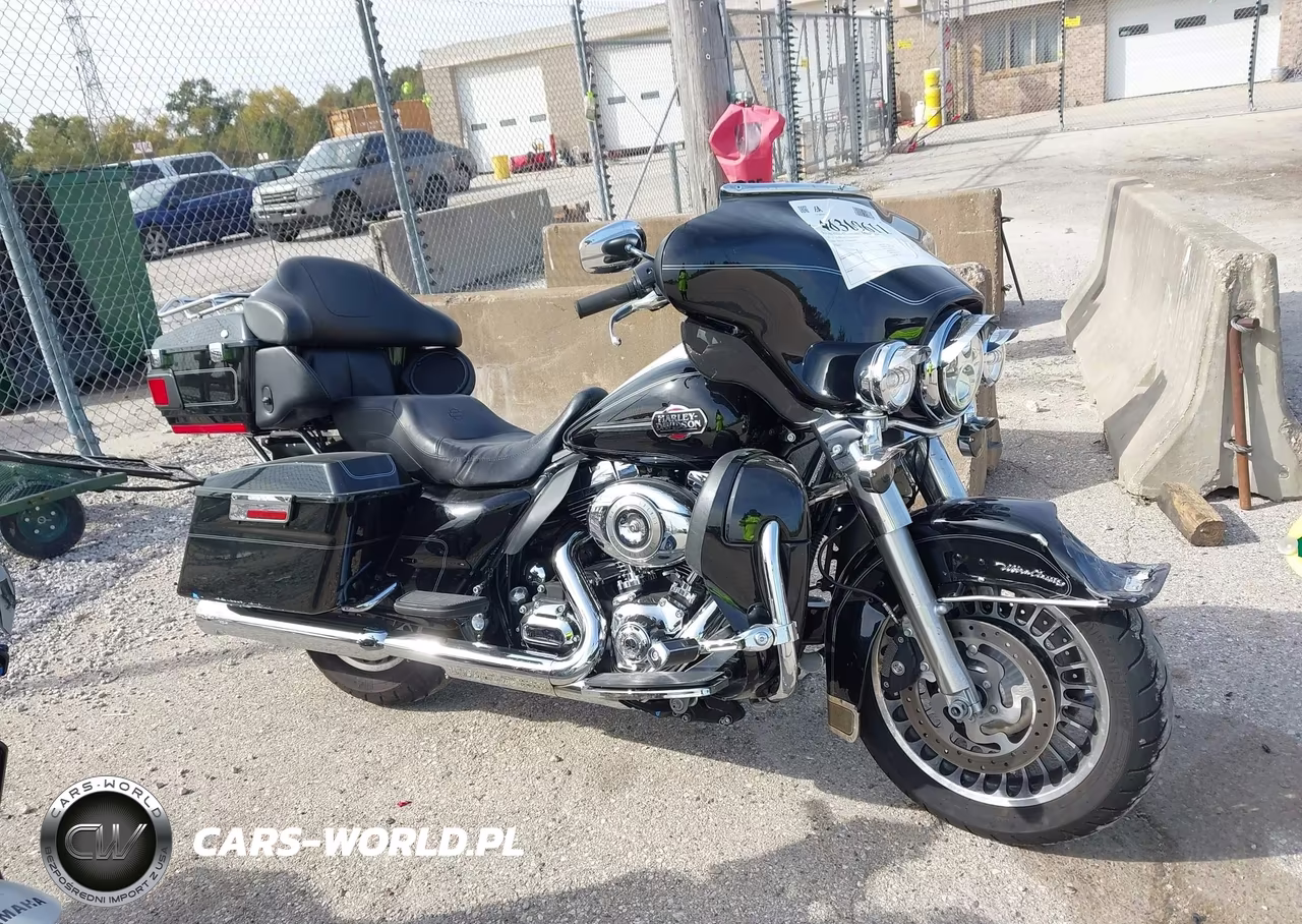 2010 Harley-Davidson Flhtcu VIN:1HD1FC410AB669963 - 12