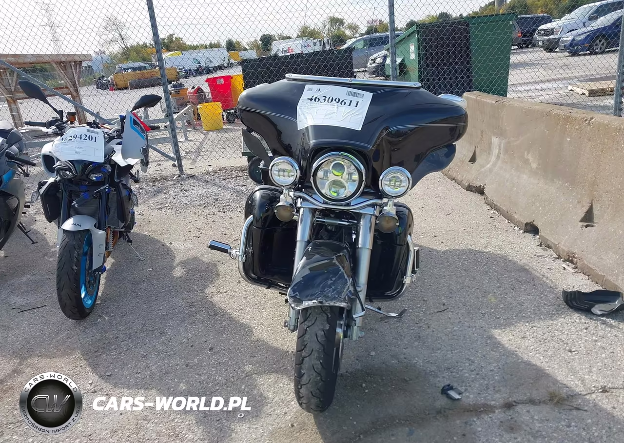 2010 Harley-Davidson Flhtcu VIN:1HD1FC410AB669963 - 5