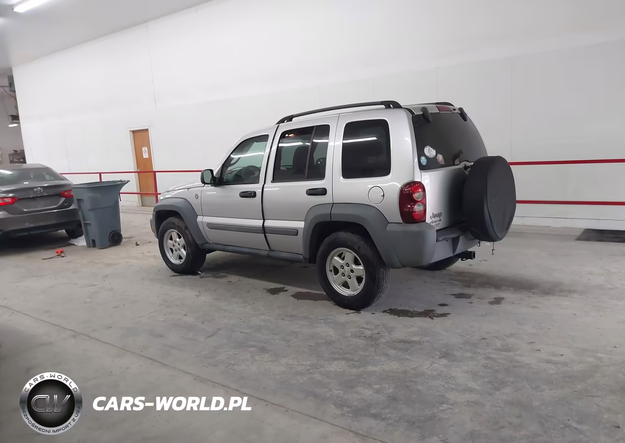 2005 Jeep Liberty Sport VIN:1J4GL48K15W506910 - 3