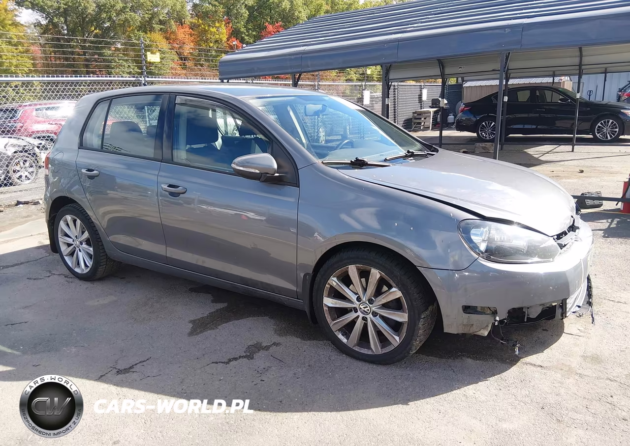 2013 Volkswagen Golf 2.0L Tdi 4-Door