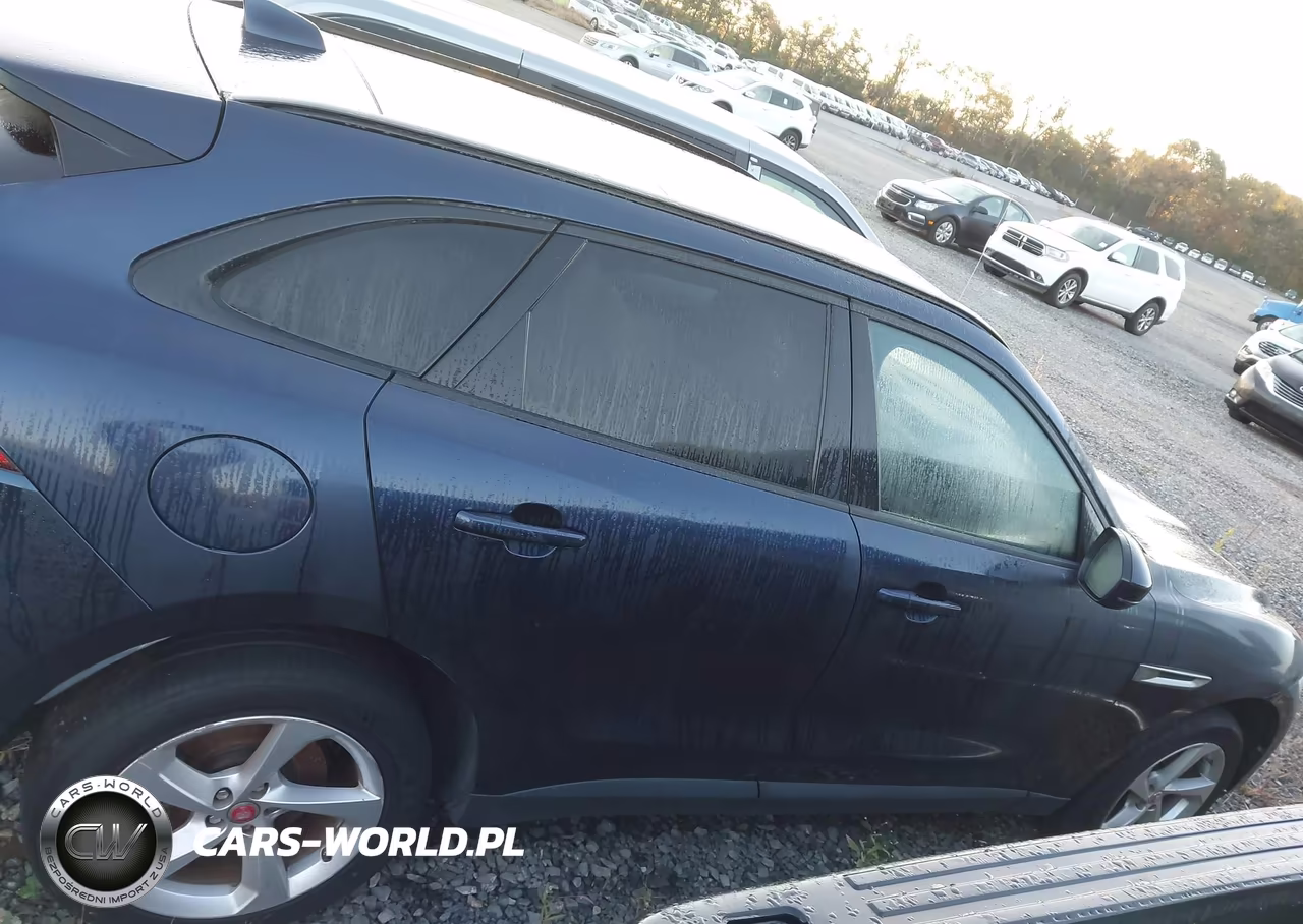 2018 Jaguar F-Pace 25T Premium VIN:SADCJ2FX0JA266399 - 13