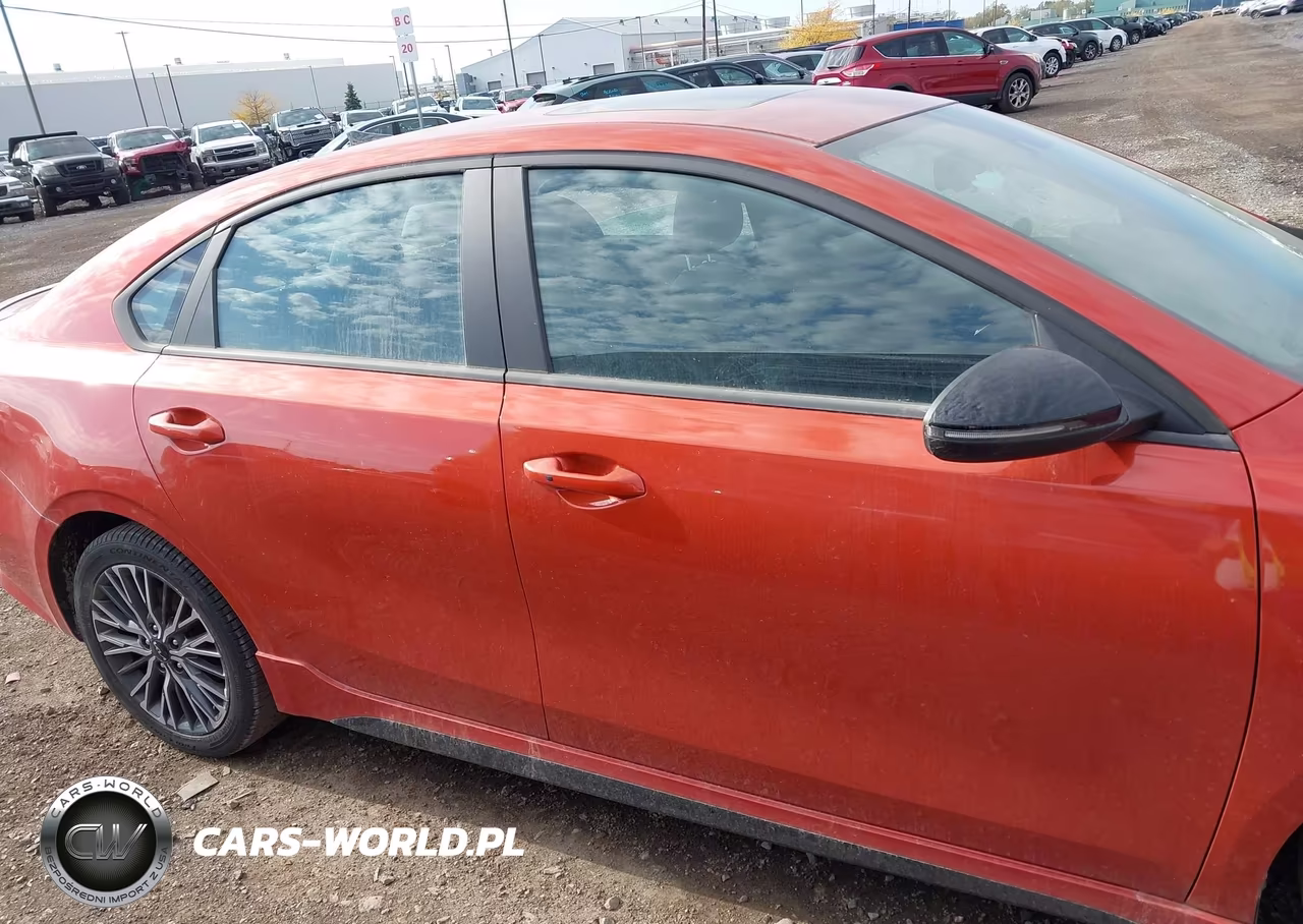 2023 Kia Forte Gt-Line VIN:3KPF54AD5PE639755 - 13