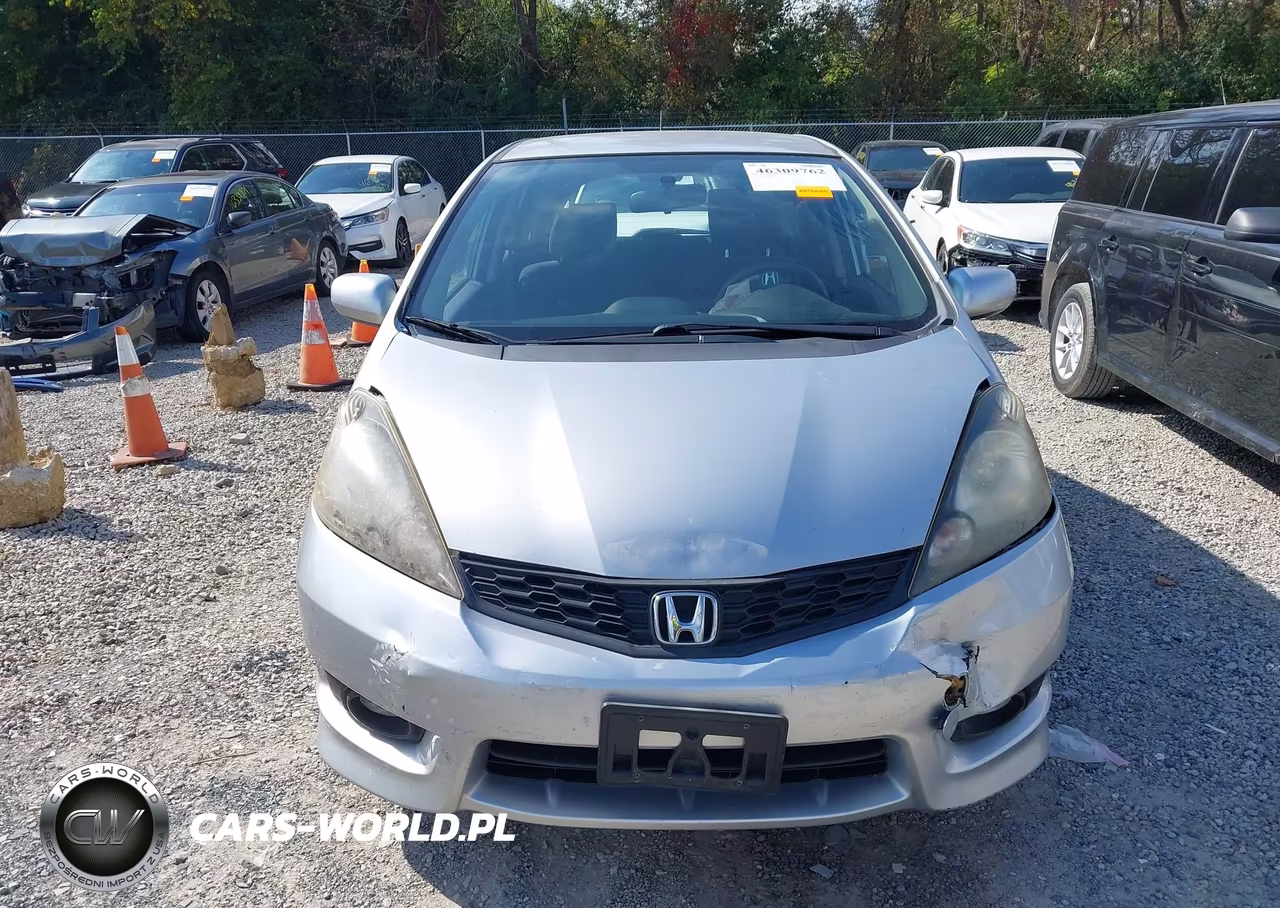 2013 Honda Fit Sport VIN:JHMGE8G56DC009661 - 12