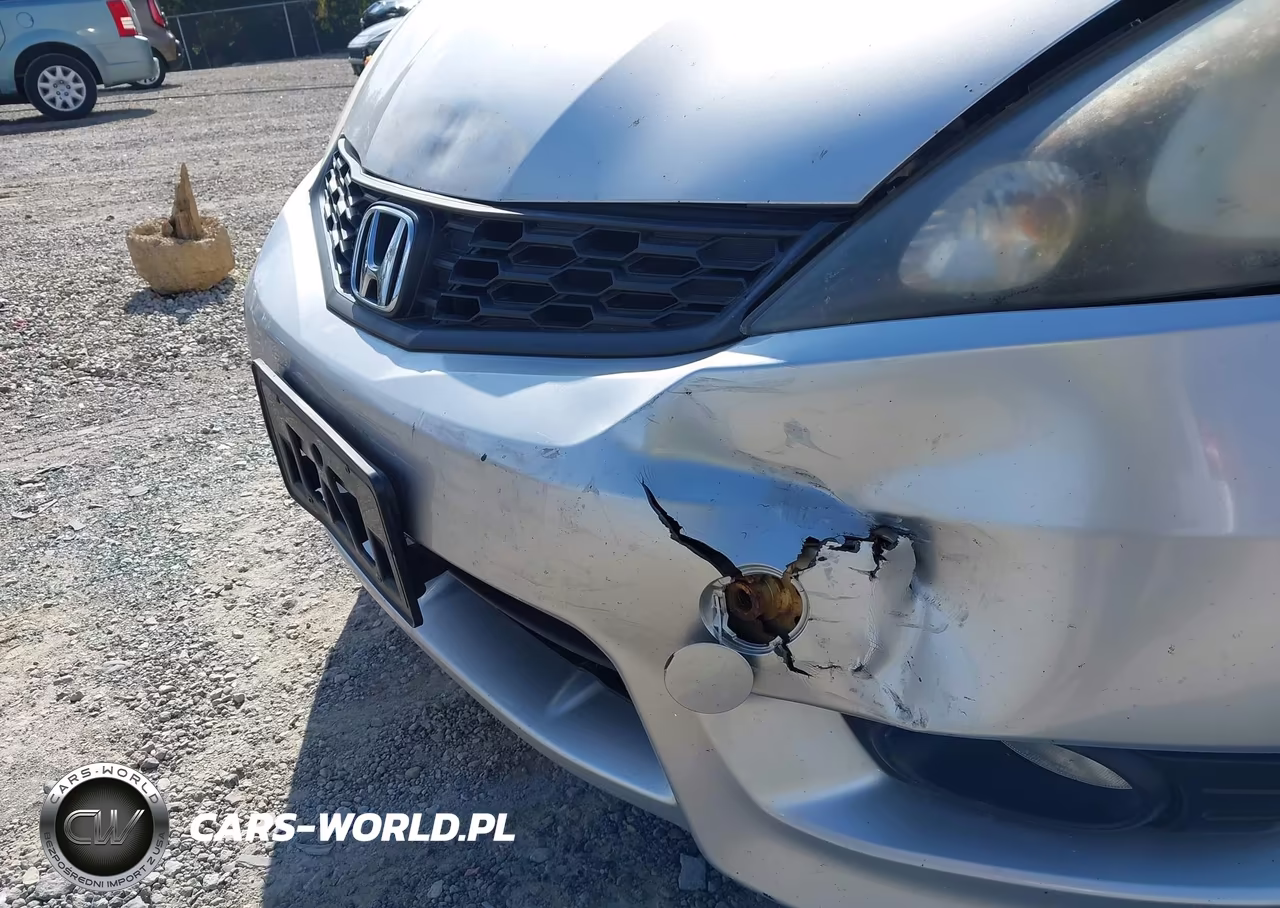 2013 Honda Fit Sport VIN:JHMGE8G56DC009661 - 17