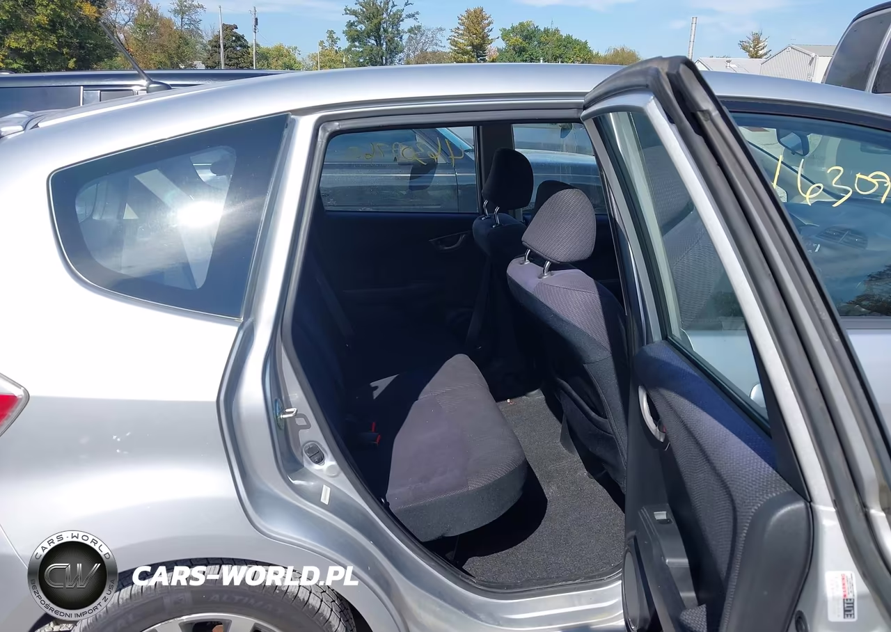 2013 Honda Fit Sport VIN:JHMGE8G56DC009661 - 8
